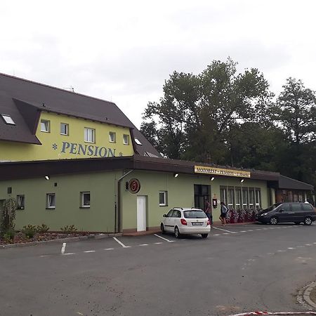 Motorest-Pension U Hrachu,S.R.O. Hotel กลาโตเว ภายนอก รูปภาพ