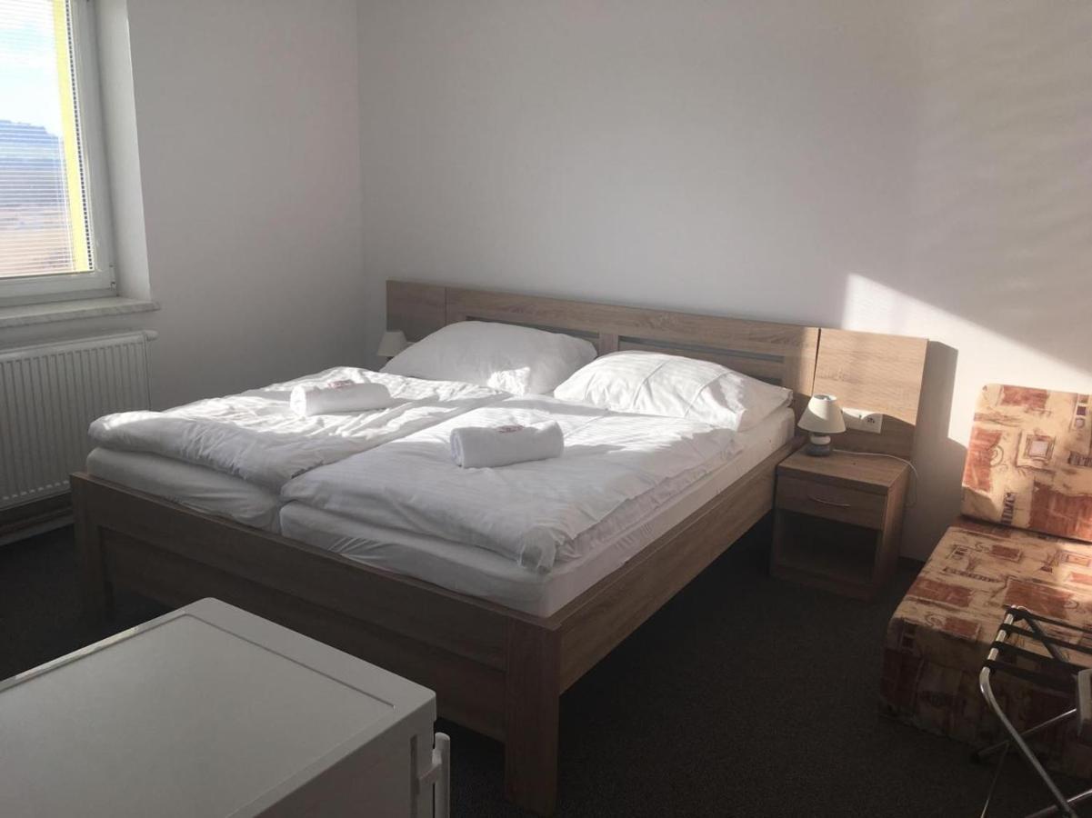 Motorest-Pension U Hrachu,S.R.O. Hotel กลาโตเว ภายนอก รูปภาพ